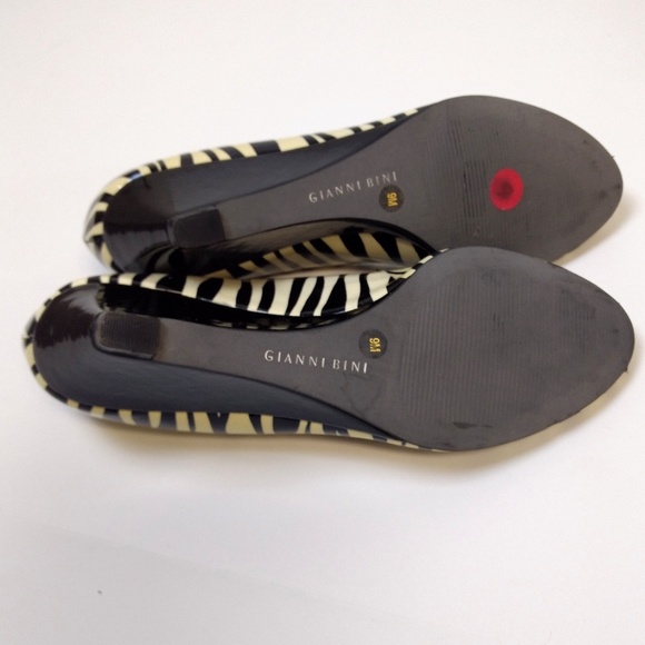 Gianni Bini Penni Zebra Peep Toe Wedge - Picture 8 of 8